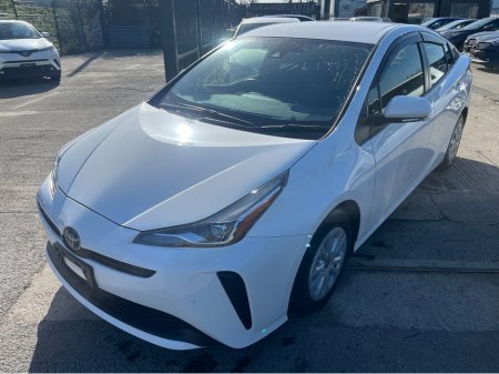 2020 Toyota Prius - view 2