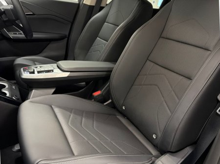 2025 BMW iX1 - thumbnail 7