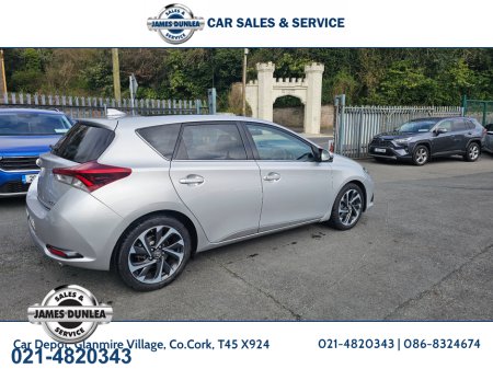 2016 Toyota Auris - thumbnail 6