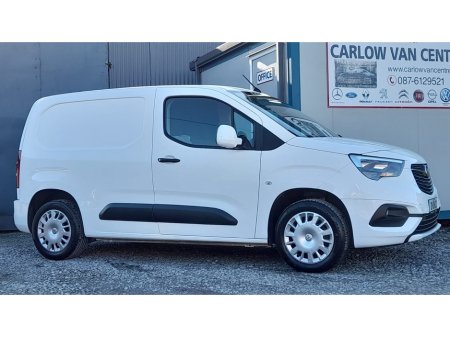 2021 Vauxhall Combo - view 2