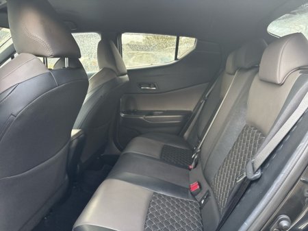 2023 Toyota C-HR C-HR HYBRID SOL €29,000 thumbnail