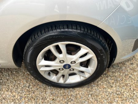 2015 Ford Fiesta - thumbnail 16