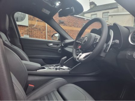 2025 Alfa Romeo Giulia V6 BI-TURBO QUADRIFOGLIO thumbnail