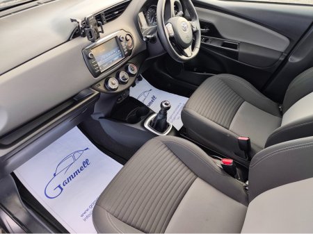 2020 Toyota Yaris - thumbnail 10