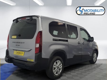 2025 Peugeot Rifter Wheelchair Accessible 7 Seat €67,000