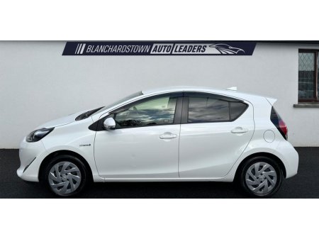 2019 Toyota Aqua 1.5 HYBRID 73 BHP €10,900 thumbnail