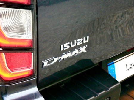 2025 Isuzu D-MAX - thumbnail 16