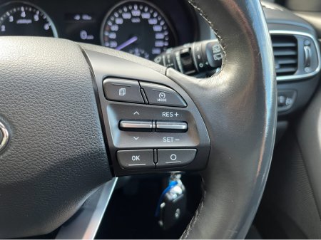 2019 Hyundai i30 DELUXE 1.0 PETROL //REVERSE CAMERA//CARPLAY// €14,950 thumbnail