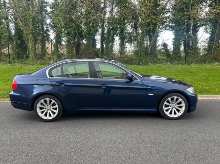 2011 BMW 3 Series - thumbnail 3