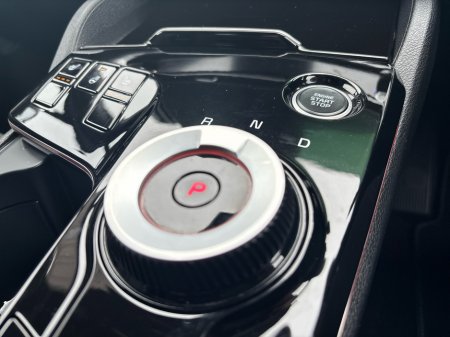 2024 Kia Sportage HEV ANNIVERS €39,950 thumbnail