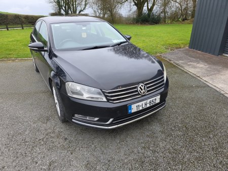 2011 Volkswagen Passat - thumbnail 2