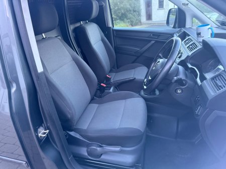 2019 Volkswagen Caddy C20 TRENDLINE TDI 102 €12,560 thumbnail