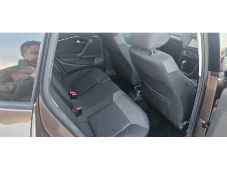 2015 Volkswagen Polo - thumbnail 25