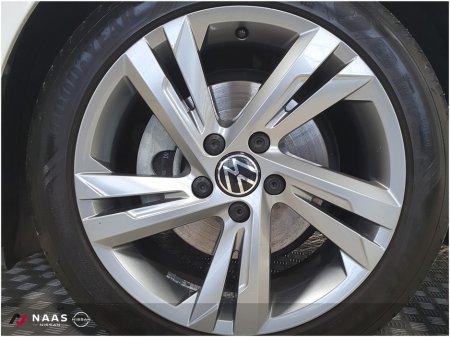 2022 Volkswagen Golf R-LINE 1.5 TSI 130HP 5DR €25,445 thumbnail