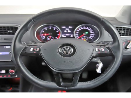 2015 Volkswagen Polo - thumbnail 17