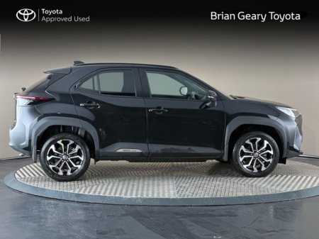 2025 Toyota Yaris Cross HYBRID LUNA SPORT €30,950 thumbnail
