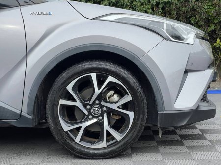 2017 Toyota C-HR - thumbnail 9