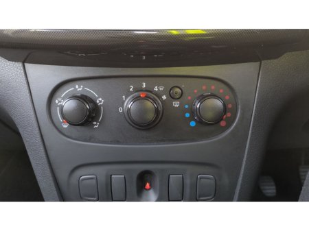 2017 Dacia Sandero - thumbnail 15