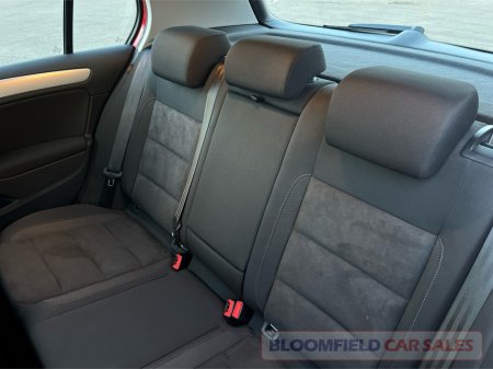 2011 Volkswagen Golf HIGHLINE , SUNROOF // LOW MILEAGE €8,950 thumbnail