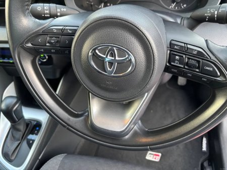 2023 Toyota Yaris - thumbnail 17