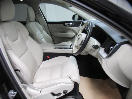 2023 Volvo XC60 - thumbnail 10