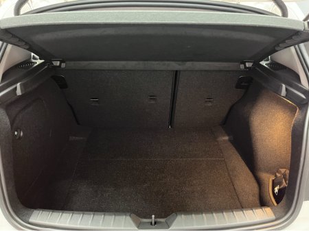 2015 BMW 1 Series 2015 BMW 116I 1.6 AUTOMATIC / CRUISE CONTROL / REVERSE CAMERA AND MORE thumbnail