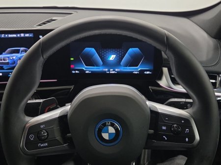 2025 BMW iX1 - thumbnail 9