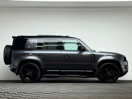 2024 Land Rover Defender - thumbnail 8
