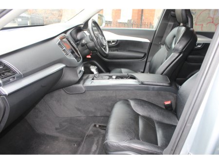 2016 Volvo XC90 - thumbnail 11