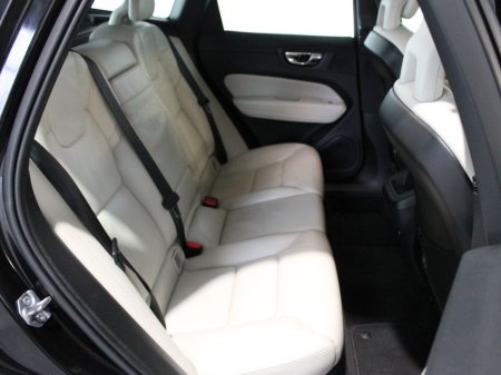 2018 Volvo XC60 D4 AWD Momentum 5DR €23,250 thumbnail