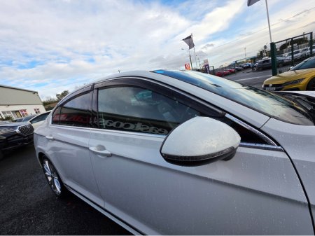 2016 Volkswagen Passat ( 162 REG 2.0 TSI R-LINE FULL LEATHER SEATS ELECTRIC HEATED SEATS SAT-NAV REV CAMERA BLIND-SPOT CARPLAY ANDROID AUTO €19,950 thumbnail