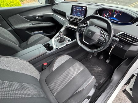 2017 Peugeot 3008 ACTIVE 1.6 BLUE HDI 120 4 4DR €17,950 thumbnail