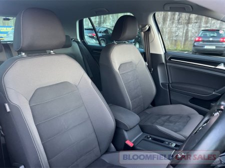 2017 Volkswagen Golf HIGHLINE , AUTO // LOW MILEAGE €17,950 thumbnail