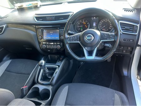 2018 Nissan Qashqai 1.2 SV SS 18 4DR €14,950 thumbnail