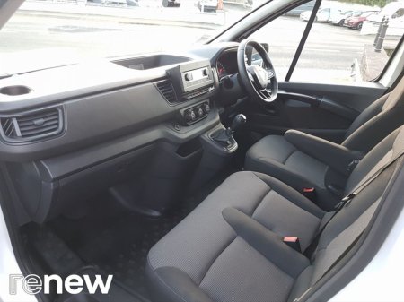 2022 Renault Trafic TRAFIC LL30 BLUE DCI 130 BUSIN €16,256 thumbnail