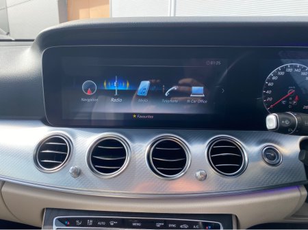 2019 Mercedes-Benz E Class - thumbnail 9