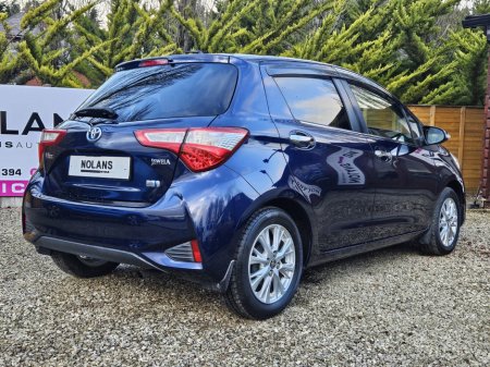 2017 Toyota Vitz - thumbnail 12
