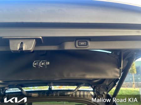 2021 Land Rover Discovery 3.0 SD6 R- R-DYNAMIC H 7 SEATER €74,950 thumbnail