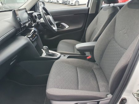 2023 Toyota Yaris Cross 1.5 HYBRID CR CROSS LUNA thumbnail