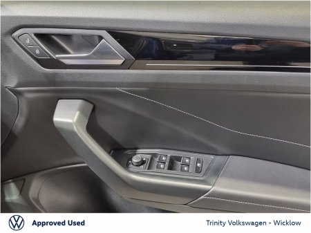 2023 Volkswagen T-Roc * R-LINE * 1.0 TSI * 110BHP * MANUAL * STUNNING SUV * TRINITY VOLKSWAGEN * €30,950 thumbnail