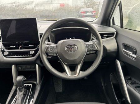 2025 Toyota Corolla CROSS - Save EUR 6,500 - Sport + Side Steps Worth EUR 905 - 1.8 Hybrid - CROSSOVER - Automatic // Remote Central Locking // Front Electric Windows // Rear Electric Windows // Electric Mirrors // Heate €39,680 thumbnail