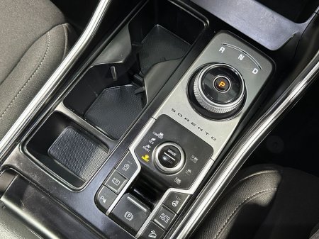2022 Kia Sorento - thumbnail 19