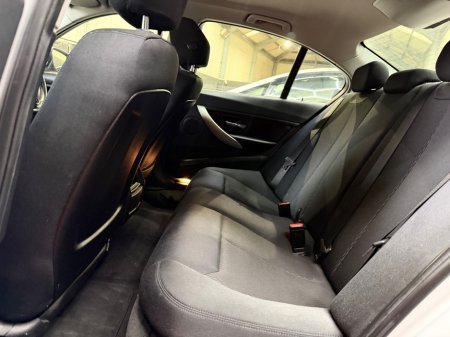 2015 BMW 3 Series - thumbnail 10