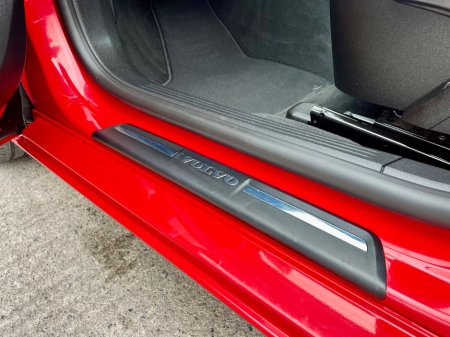 2017 Volvo V40 - thumbnail 18