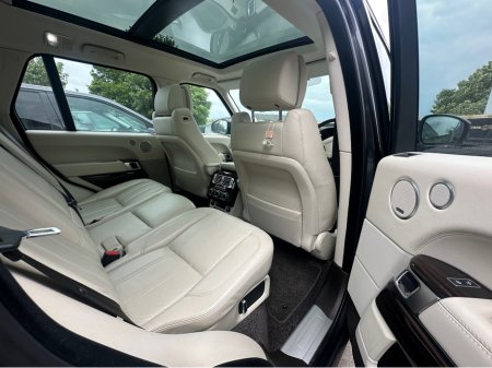 2017 Land Rover Range Rover DIESEL  MY 17 3.0 TDV6 VOGUE MY17 5DR AUTO €44,320 thumbnail