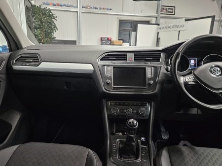 2017 Volkswagen Tiguan 2.0 TDI 115HP BMT Comfortline €16,950 thumbnail