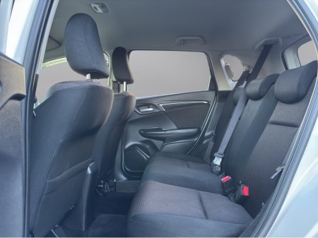 2016 Honda Fit - thumbnail 15