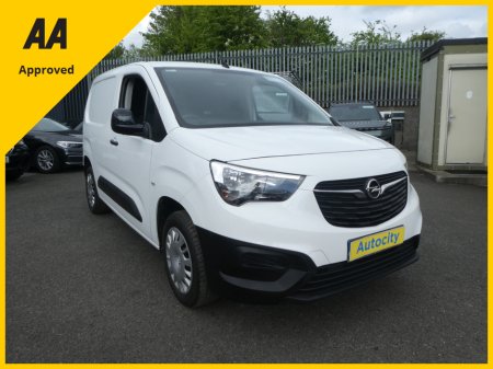 2022 Opel Combo DOE 12/25. PRICE PLUS VAT DOE 12/26 €12,950