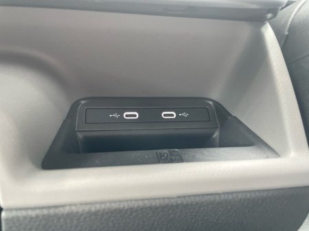 2025 Volkswagen ID.Buzz ID.BUZZ STYLE 86KWH 280BHP LWB €66,975 thumbnail