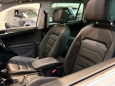 2020 Volkswagen Tiguan - thumbnail 19